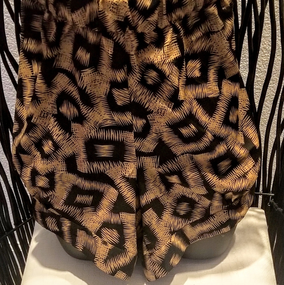 Printed shorts with tie on each side